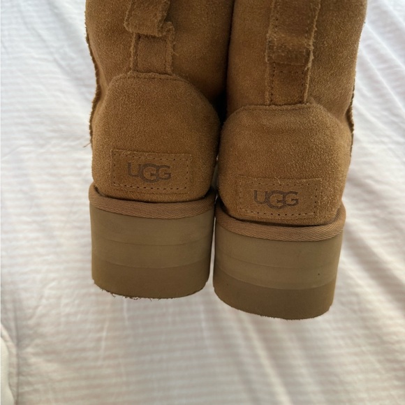 platform uggs - Picture 2 of 3